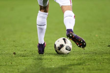 Virologe Schmidt-Chanasit: Geisterspiele eine Gefahr für die Fans