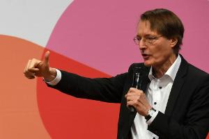 Geisterspiele im Mai für Lauterbach verantwortungslos