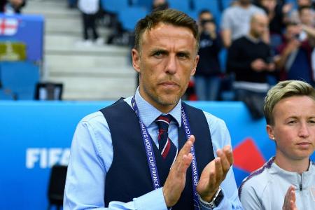 Medien: Neville hört vor Heim-EM als Trainer der Lionesses auf