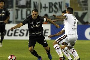 Argentinischer Fußballstar verliert Vater und Großvater nach Corona-Symptomen