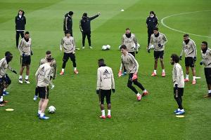 Real-Profis verzichten auf mindestens zehn Prozent ihrer Gehälter