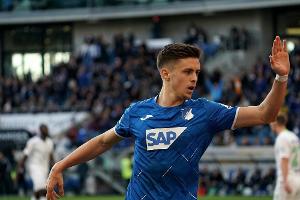 Alle lieben "Baumi" - nur die Freundin ist nicht restlos glücklich