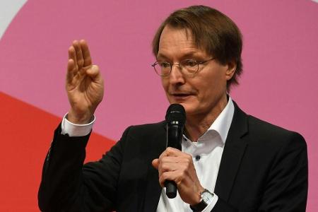 SPD-Politiker Lauterbach kritisiert Bundesliga-Öffnung: 