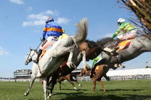 Nach 60 Tagen Corona-Pause: Galopprennen gestartet