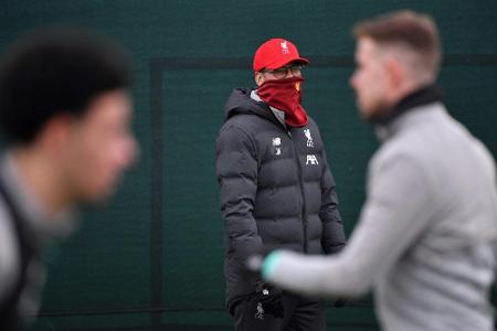 Zwischen Saisonabbruch und Hoffnung: Wie Europas Fußball auf die Krise reagiert