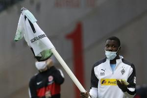 Gladbach stellt mit Sponsor 40.000 Schutzkittel zur Verfügung