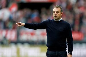 Flick mahnt vor Restart: "Die ganze Welt schaut auf uns"