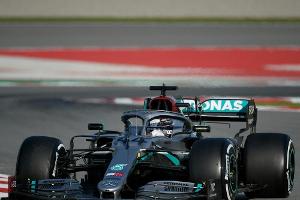 Hamilton wieder im Auto - "He's back!"