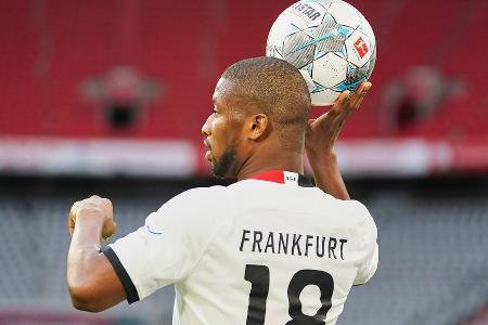 Ordentliche Aktionen in den direkten Defensiv-Zweikämpfen, aber zu fahrig im Passspiel nach vorne. Spielte einen soliden Par...