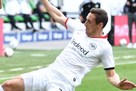 Rettete in der Anfangsphase auf der Linie gegen einen Müller-Kopfball (6.). Ansonsten eher schwache erste Halbzeit des Sechs...