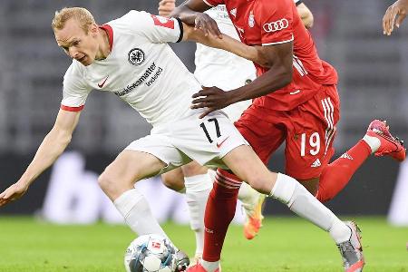 Präsent als Anspielstation im Frankfurter Mittelfeld. Allerdings unterliefen dem Ex-Bayer einige doofe Fehlpässe, haderte en...