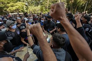Brasilien in Aufruhr: Fangruppen vereinen sich im Protest für Demokratie