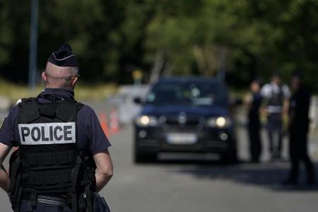 Belgien: Razzien bei Charleroi und Genk