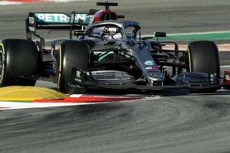 Hamilton und Bottas testen vor Saisonstart in Silverstone