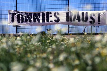 Fans demonstrieren gegen Schalker Vereinsführung