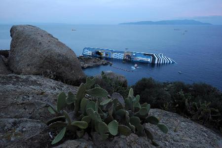 Bei der Havarie der Costa Concordia sterben 32 Menschen