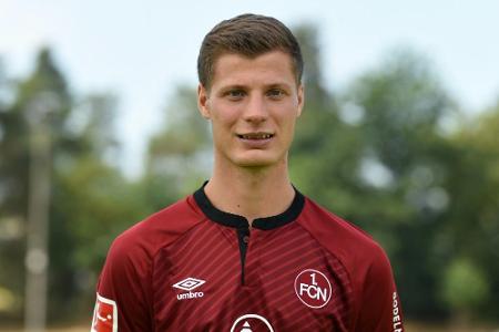 Bremen verpflichtet Mittelfeldspieler Erras