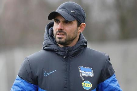 Zwei Monate nach seiner Einstellung wurde auch Klinsmann-Nachfolger Nouri in Berlin beurlaubt. Die Hertha setzte auf die Kar...