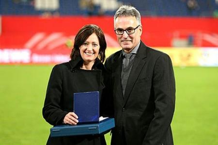 Lingor lost Frauen-Pokal aus