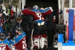 Große Sorgen um NHL-Goalie Grubauer - Colorado verliert Auftakt