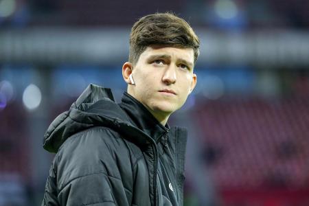 Wurde von Favre links liegengelassen und wird nun zu Olympique Marseille verliehen. Die Franzosen verfügen zudem über eine K...