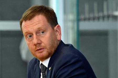 Kretschmer plädiert für baldige Fan-Rückkehr