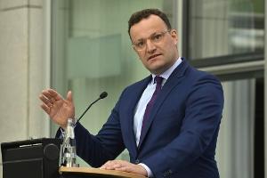 Gesundheitsminister Spahn gegen schnelle Rückkehr von Zuschauern in Bundesligastadien
