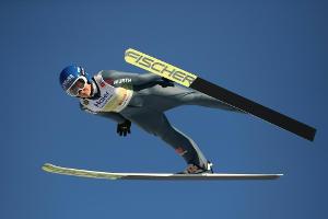 Olympiasiegerin Vogt nach 407 Tagen zurück auf der Schanze