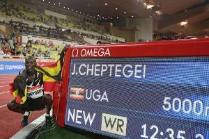 Cheptegei läuft Weltrekord über 5000 m
