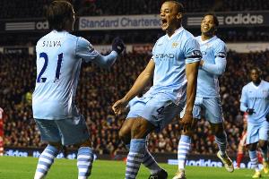 Manchester City ehrt Silva und Kompany mit Statuen