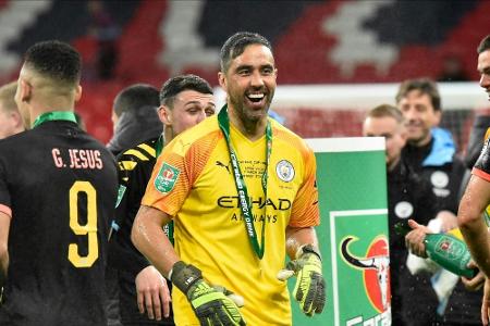 Manchester City verabschiedet Keeper Bravo