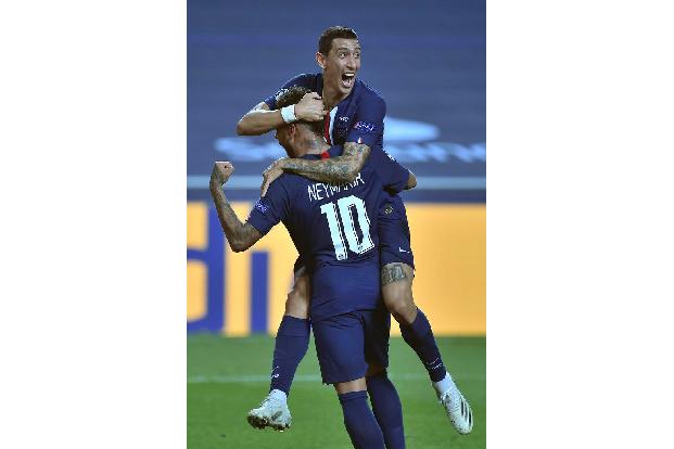 Zurück nach Gelbsperre und gleich der wichtigste Mann auf dem Platz. Bereitete das 1:0 per Freistoß sowie das 3:0 per Flanke...