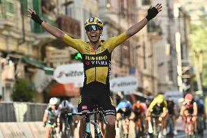 Van Aert sprintet zum Sieg bei Mailand-Sanremo