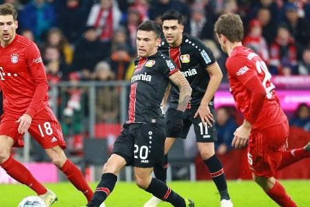 Im Endspiel kämpfen Bayer Leverkusen und der FC Bayern am Samstagabend um den DFB-Pokal. Bayer-Coach Peter Bosz muss auf die...