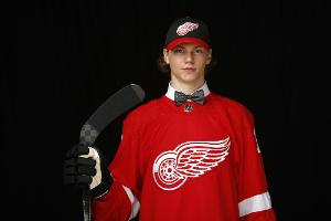 Nackenschutz bewahrt Eishockey-Ass Seider vor schwerer Verletzung