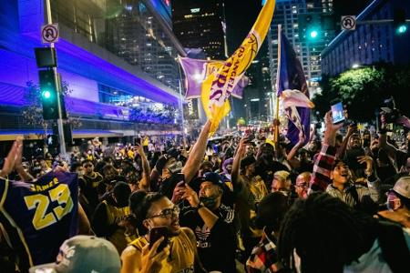 76 Festnahmen nach Feiern von Lakers-Fans in Los Angeles