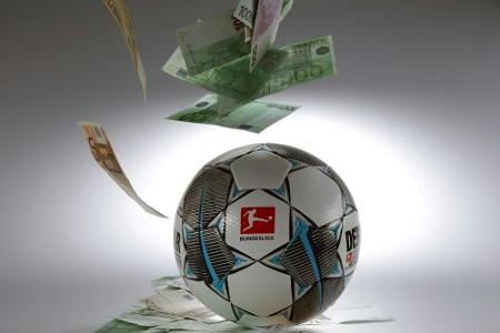 Transferausgaben: Bundesliga spart, Premier-League-Klubs weiter spendabel
