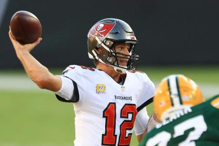 Brady schlägt Rodgers im Giganten-Duell - erster Touchdown für Gronkowski