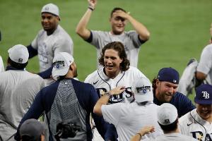 Baseball: Tampa Bay zieht als erstes Team in World Series ein