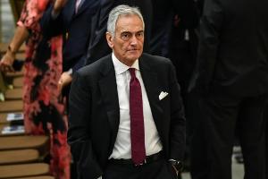 Italien: Fußball-Verbandschef für europaweite Kürzung der Spielergehälter