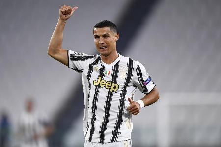 Schlichtweg beeindruckend, was der mittlerweile 35-Jährige immer noch abliefert. 31 Tore in 33 Spielen in der Serie A waren ...