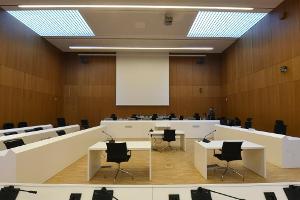 Sportrechtsexperte Lehner vor Aderlass-Prozess: "Sicherlich noch mehr Sportler involviert"