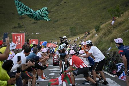 Nach Zuschauer-Ansturm in den Pyrenäen - Arndt appelliert an Vernunft der Fans