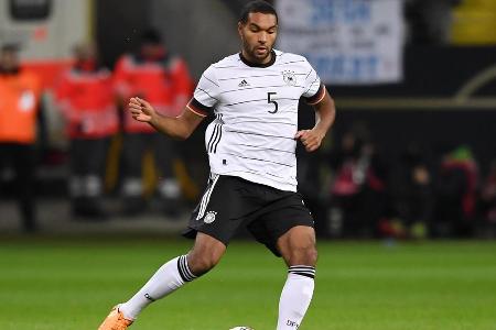 Übernahm in der Schlussphase für den verwarnten Süle. Wurde nur noch selten gefordert und hinterließ einen soliden wenngleic...