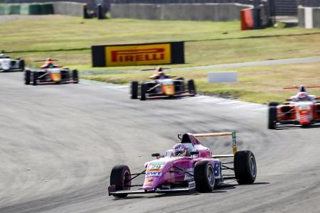 ADAC Formel 4: Zweiter Saisonsieg für Dürksen