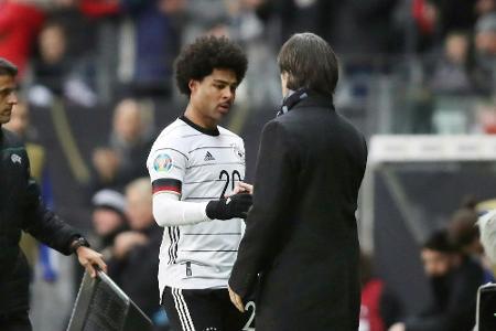 UEFA lässt wieder fünf Auswechslungen zu