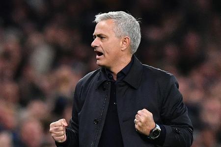 Spurs retten sich mit späten Toren gegen neun Bulgaren