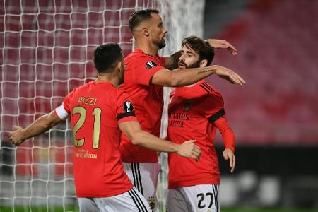 Klatsche für Götze, Milans Serie reißt