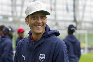 "Mode für den Alltag": Özil launcht Streetwear-Kollektion