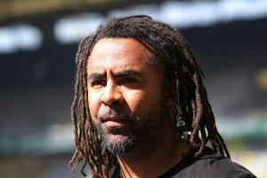 Ex-Profi Owomoyela bringt Podcast an den Start